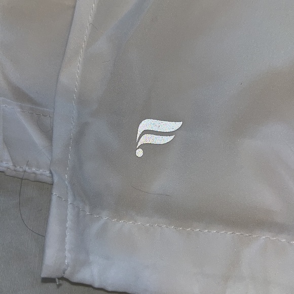 Fabletics Breathe Run Short in white size M NWT! - Picture 3 of 5